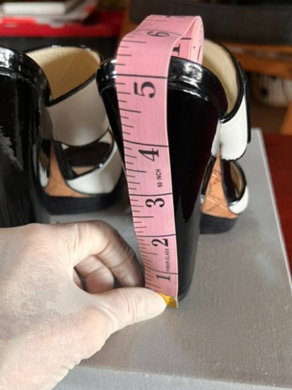L.A.M.B. Sandra Sandal Black & White EUC Sz 6.5 - Picture 7 of 10